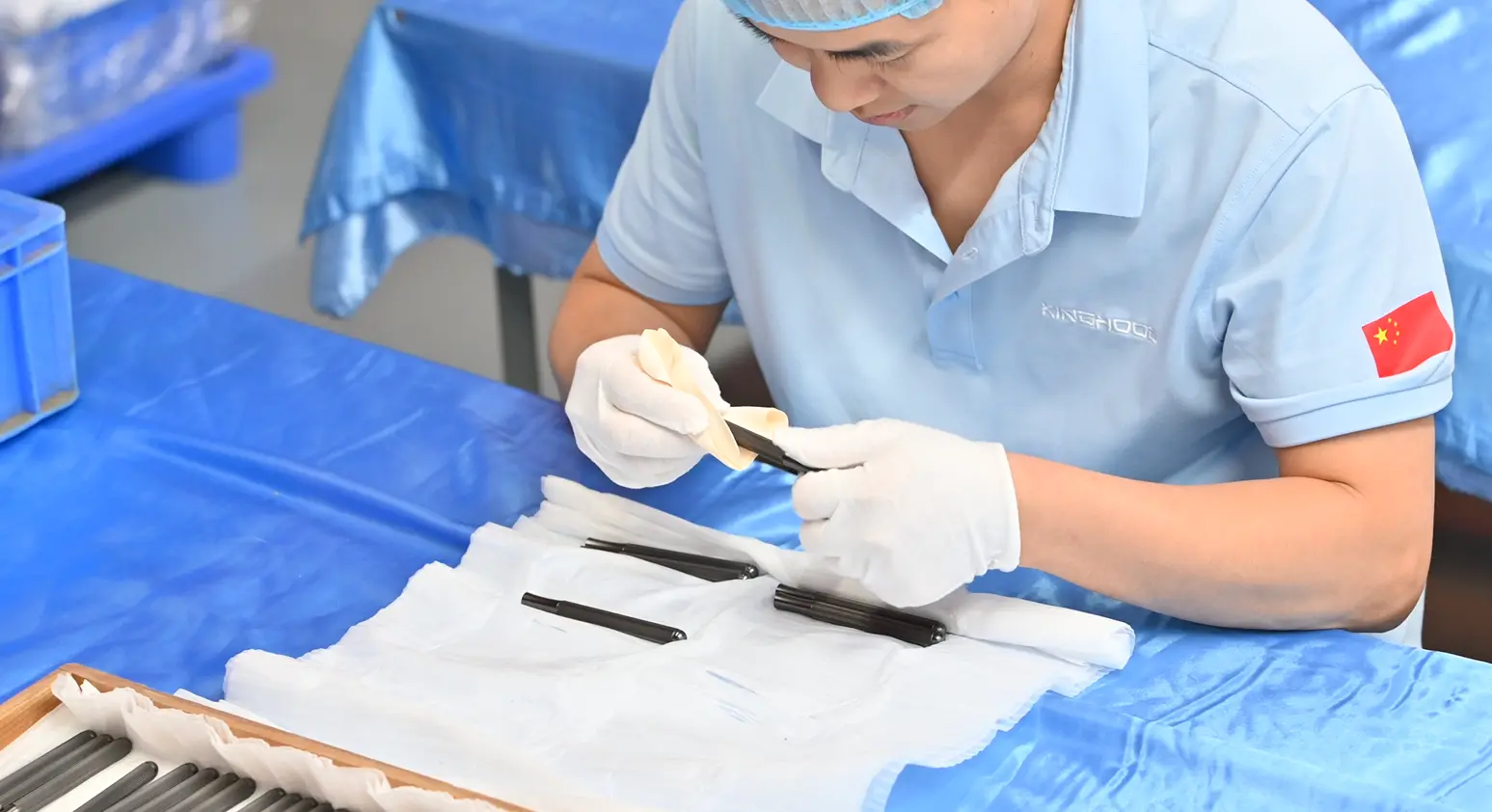 Detailed visual quality inspection of straight razors